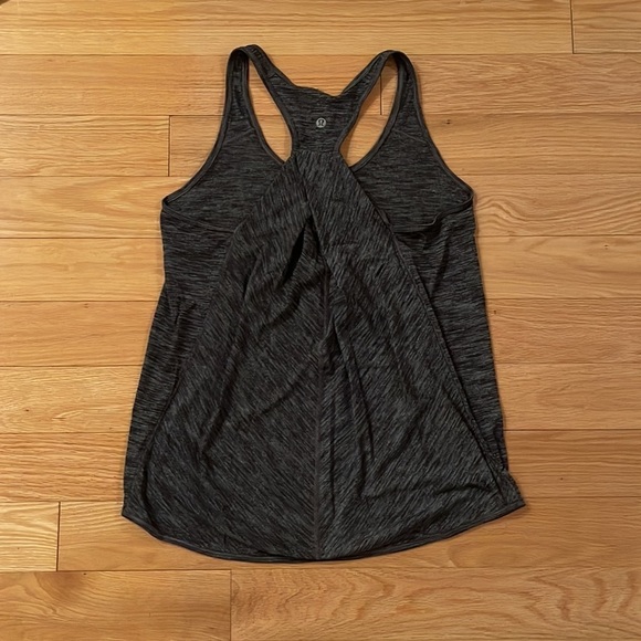 Women’s Lululemon Grey Tank Top Size 2 - Picture 3 of 5